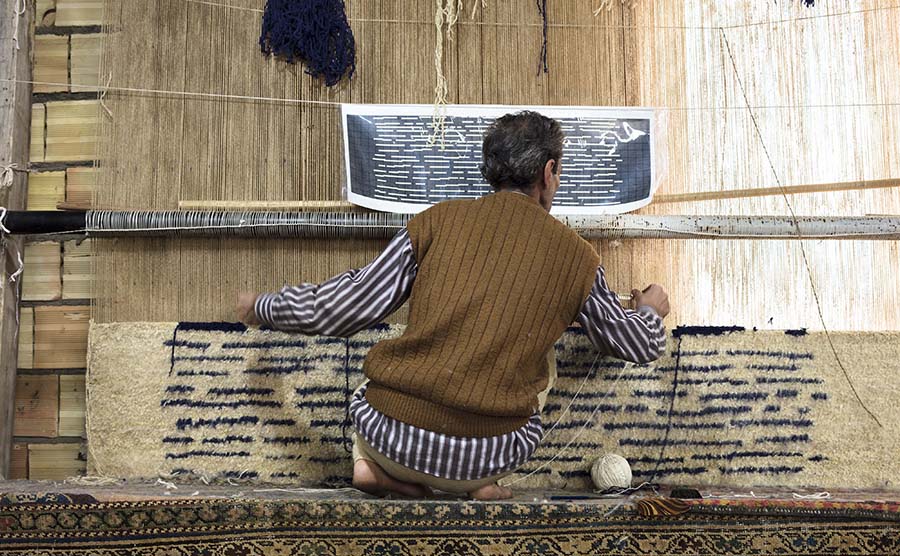 azerbaijan-weaving-on-loom-nasser-nishaburi-the-ruggist